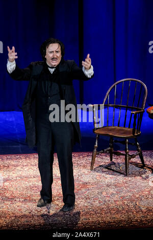 Jeffrey Combs effectue NEVERMORE : Une soirée avec Edgar Allan Poe pendant la Sleepy Hollow Film Festival le samedi 12 octobre 2019 à Tarrytown Music Hall , Tarrytown. . Photo par Julie Edwards. Banque D'Images