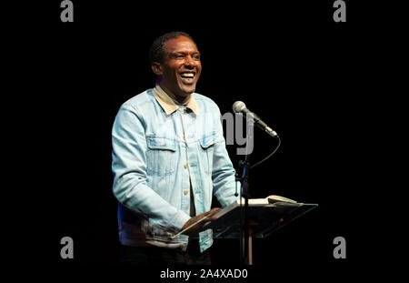 Manchester, UK. 16 Oct, 2019. Lemn Sissay poète apparaît au festival de littérature de Manchester. Credit : Russell Hart/Alamy Live News Banque D'Images