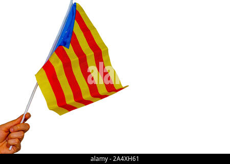 Drapeau de la Catalogne s'est tenue sur le fond blanc Banque D'Images