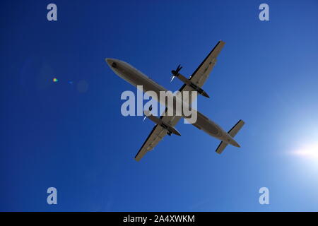 De Havilland Canada DHC-8 Dash 8 Porter Airlines en vol, le 18 mars 2016 Banque D'Images