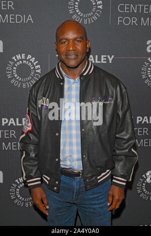 New York, États-Unis. 16 Oct, 2019. Evander Holyfield assiste au Paley Center for Media présente : le succès dans les affaires et dans la vie : Hearst's Frank A. Bennack, Jr., en conversation avec la SCS Gayle King au Paley Center for Media. Credit : SOPA/Alamy Images Limited Live News Banque D'Images