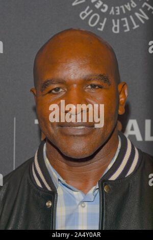 New York, États-Unis. 16 Oct, 2019. Evander Holyfield assiste au Paley Center for Media présente : le succès dans les affaires et dans la vie : Hearst's Frank A. Bennack, Jr., en conversation avec la SCS Gayle King au Paley Center for Media. Credit : SOPA/Alamy Images Limited Live News Banque D'Images