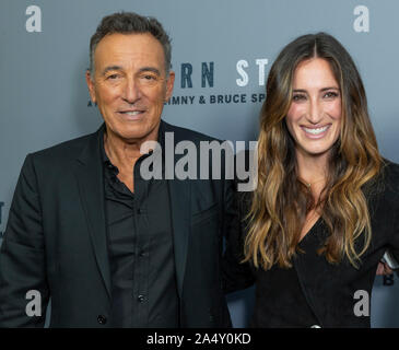 New York, NY - 16 octobre 2019 : Bruce Springsteen et Jessica Springsteen assister à la projection spéciale de New York d'étoiles de l'Ouest à Metrograph Banque D'Images