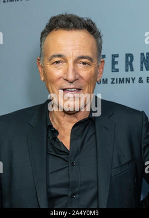 New York, NY - 16 octobre 2019 : Bruce Springsteen assiste à la projection spéciale de New York d'étoiles de l'Ouest à Metrograph Banque D'Images