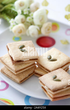 Biscuits à la crème de raisins secs faits main Banque D'Images