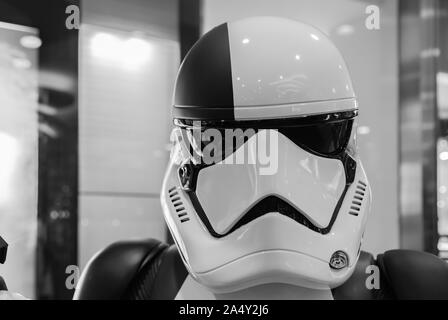 Singapour-09 nov 2017 : Stormtrooper soldat figure afficher dans shopping mall Banque D'Images