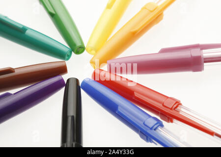 Les stylos à bille coloré Banque D'Images