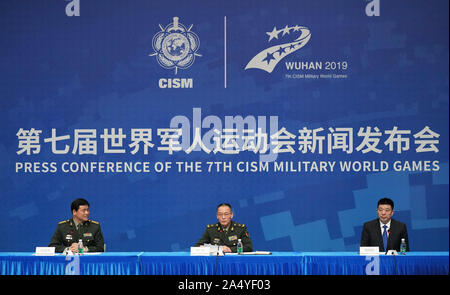 Wuhan, province du Hubei en Chine. 17 Oct, 2019. Une conférence de presse marquant l'un compte à rebours du 7e Jeux Mondiaux Militaires du CISM est tenue à Wuhan, capitale de la province du Hubei en Chine centrale, le 17 octobre 2019. Credit : Wang Dongzhen/Xinhua/Alamy Live News Banque D'Images