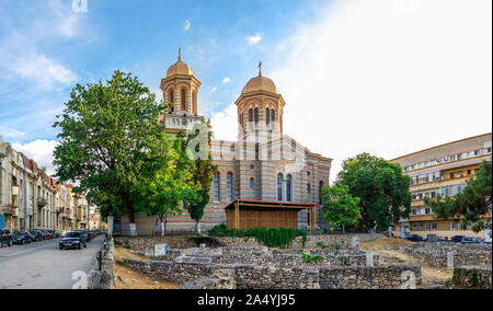 Constanta, Roumanie - 07.09.2019. La Cathédrale des Saints Pierre et Paul de Constanta sur la mer Noire roumaine Resort Banque D'Images