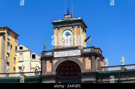 L'Italie, Campanie, Naples, Dante square, Foro Carolino Banque D'Images