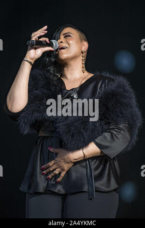 Londres, Angleterre : Gabrielle fonctionne à Hyde Park pour BBC Last Night of the Proms En vedette : Gabrielle Où : London, Royaume-Uni Quand : 14 Sep 2019 Crédit : Neil Lupin/WENN Banque D'Images