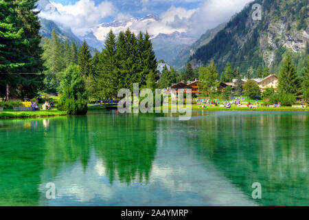 L'Italie, vallée d'Aoste, Gressoney-Saint-Jean, Lago di Gover, Monte Rosa dans différents Banque D'Images