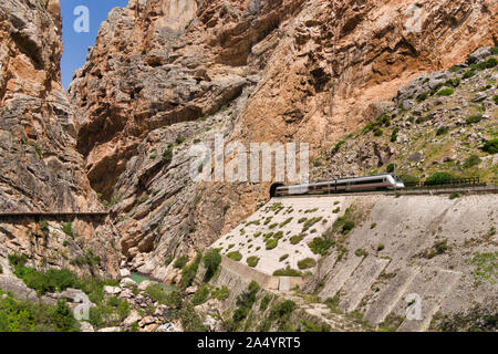 Équipements Caminito del Rey activée pour les randonneurs d'aventure. Malaga, Andalousie, espagne. Juin 2017 Avril Banque D'Images