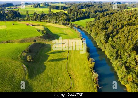 Loisach près de Beuerberg, paysage culturel, vue aérienne, Tolzer Terre, Haute-Bavière, Bavière, Allemagne Banque D'Images