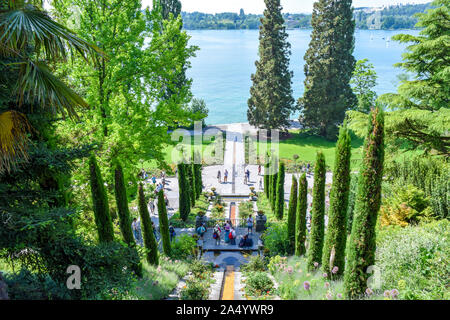 Vue sur l'escalier menant au lac de Constance, île de mainau Banque D'Images