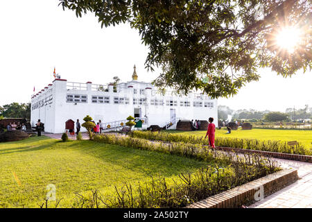 Maya saint Temple Dev à Lumbini. Le lieu de naissance du Seigneur Gautama Buddha Banque D'Images