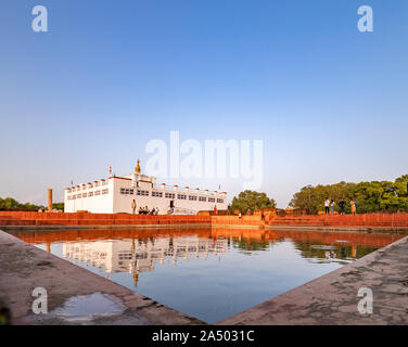 Maya saint Temple Dev à Lumbini. Le lieu de naissance du Seigneur Gautama Buddha Banque D'Images