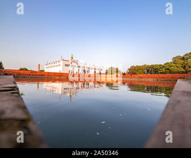 Maya saint Temple Dev à Lumbini. Le lieu de naissance du Seigneur Gautama Buddha Banque D'Images