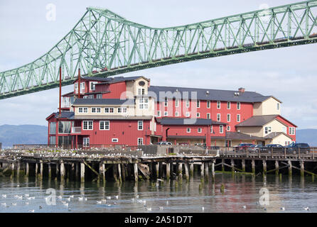 La partie d'Astoria-Megler Bridge sur la rivière Columbia connexion de l'Oregon et Washington Etats-Unis (Oregon). Banque D'Images