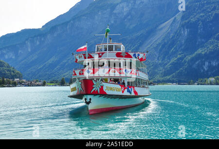 Mme Jungfrau sur le lac de Brienz, Oberland Bernois, Suisse Banque D'Images