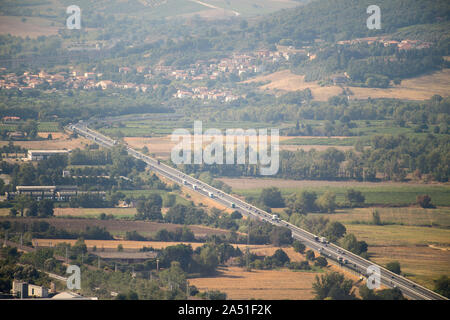 L'autoroute A1 Milano-Napoli appelée Autostrada del Sole à Orvieto, Ombrie, Italie. 20 août 2019 © Wojciech Strozyk / Alamy Stock Photo Banque D'Images