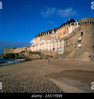 Ville fortifiée de Saint Malo, Bretagne, Bretagne, France, Europe Banque D'Images