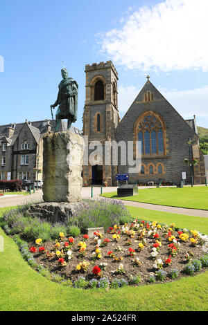 Statue de Donald Cameron de Lochiel suivant pour Duncansburgh Église Paroissiale MacIntosh sur la Parade à Fort William, dans les Highlands de l'Ouest, Royaume-Uni Banque D'Images