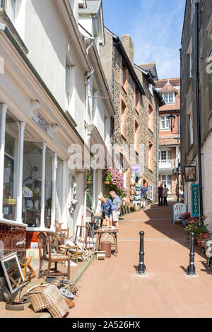 Antique Shop en zone piétonne, rue Queen, Lynton, Devon, Angleterre, Royaume-Uni Banque D'Images