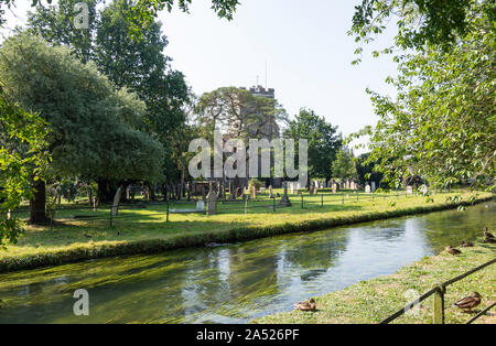 L'église Saint Augustin à nouveau la rivière, Churchfields, Broxbourne, Hertfordshire, Angleterre, Royaume-Uni Banque D'Images