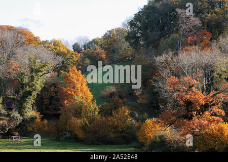 La courte et Lythe Oakhanger Stream valley, Selborne, Hampshire : à partir de la partie supérieure de l'Église Meadow Banque D'Images