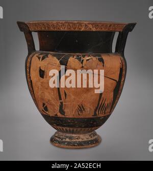 Le cratère de Cleveland), ch. 470-460 BC. Depuis cette colonne cratère est le plus important de 12 vases peints par un artiste grec dont le nom est inconnu, le grand vase, expert anglais Sir John D. Beazley, nommé à la fois la vase et le peintre après notre ville. D'autres vases par ce peintre sont à New York, Vienne, Paris et Copenhague. A l'avant : la scène de ce côté-ci peuvent représenter de Hebe, la fille de Zeus et d'Héra, sur sa façon de rencontrer son futur mari, Herakles. Retour : De ce côté-ci de la vase, fêtards ivres retour d'un colloque, une beuverie à laquelle le vin est servi à partir de navires énormes comme ça o Banque D'Images