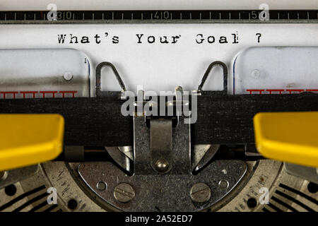 Vieille machine à écrire avec texte quel est votre objectif Banque D'Images