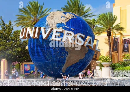 Universal Studios Hollywood Globe, fontaine, CityWalk, entrée privée, le complexe Universal Studios Orlando, Floride, USA Banque D'Images