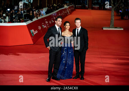 Rome, Italie. 17 Oct, 2019. (FromL) l'acteur américain Bobby Cannavale, actrice britannique Gugu Mbatha-Raw et l'acteur et réalisateur américain, Edward Norton, assister à la Motherless Brooklyn tapis rouge lors de la 14ème Festival du Film de Rome. Credit : SOPA/Alamy Images Limited Live News Banque D'Images