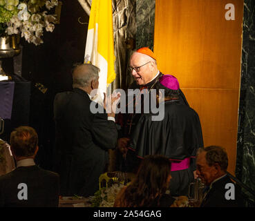 New York, NY - 17 octobre 2019 : le Cardinal Timothy Dolan assiste à la 74e assemblée annuelle Alfred E. Smith Memorial Foundation Dîner au Hilton Midtown Banque D'Images