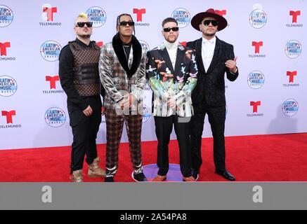 Los Angeles, CA. 17 Oct, 2019. Piso 21 au niveau des arrivées pour 2019 Latin American Music Awards, le Kodak Theater à Hollywood et Highland Center, Los Angeles, CA, 17 octobre 2019. Credit : Elizabeth Goodenough/Everett Collection/Alamy Live News Banque D'Images