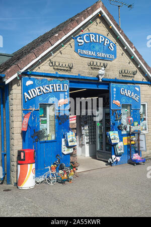 Le célèbre garage Aidensfield en vedette dans Heartbeat Television SOAP Opera à Goathland North Yorkshire England United Gingdom UK Banque D'Images