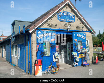 Le célèbre garage Aidensfield en vedette dans Heartbeat Television SOAP Opera à Goathland North Yorkshire England United Gingdom UK Banque D'Images