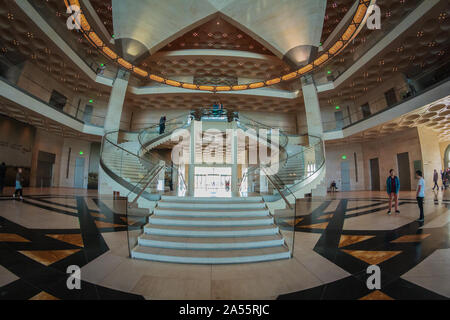 Le hall d'entrée du Musée d'art islamique de Doha, Qatar fish eye view Banque D'Images