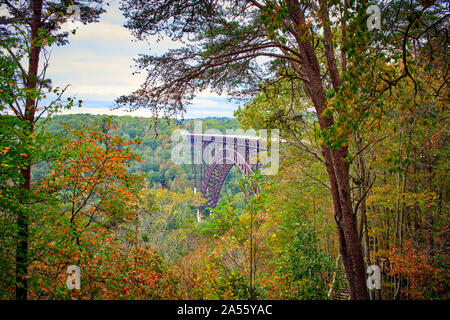 New River Gorge Bridge, vu de l'oublier. Banque D'Images