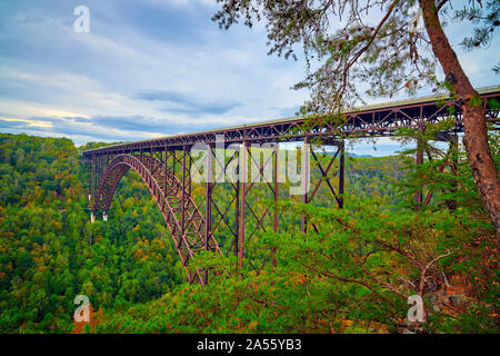 New River Gorge Bridge, vu de l'oublier. Banque D'Images