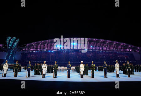 Wuhan, province du Hubei en Chine. 18 Oct, 2019. Les soldats et les bénévoles se préparent pour la cérémonie d'ouverture des 7e Jeux Mondiaux Militaires du CISM à Wuhan, capitale de la province du Hubei en Chine centrale, le 18 octobre 2019. Liangkuai Crédit : Jin/Xinhua/Alamy Live News Banque D'Images