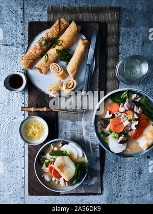 Nouvel An de Kyoto et soupe tamago maki date omellete cake Banque D'Images