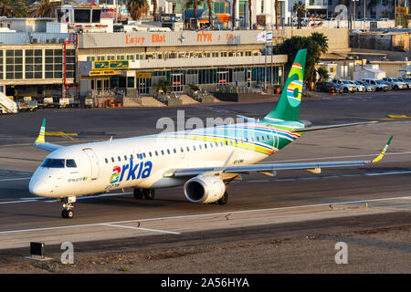 Eilat, Israël - février 21, 2019 : Arkia Embraer 195 avion à l'aéroport d'Eilat (ETH) en Israël. Banque D'Images