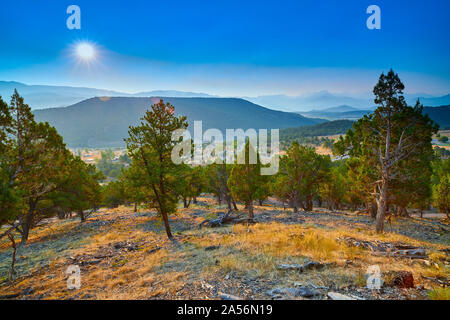 Aube sur Cimarron Ridge dans le Colorado. Banque D'Images