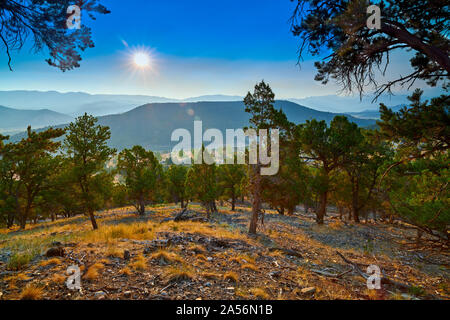 Aube sur Cimarron Ridge dans le Colorado. Banque D'Images