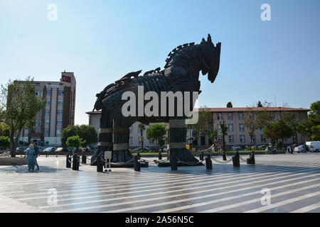 CANAKKALE, TURQUIE - 14 août 2017 : Réplique du cheval de Troie dans la ville de Canakkale, Turquie. Banque D'Images
