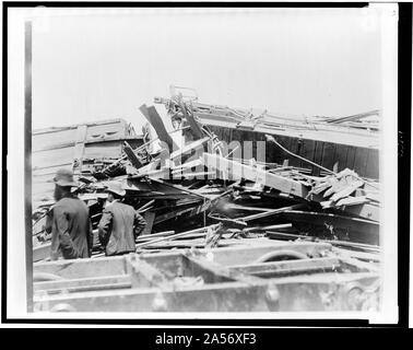 Vue sur le grand chemin de fer l'épave plus effroyables catastrophes ferroviaires sur le continent, sur le T.P. & W.R.R. près de Chatsworth, Illinois, du train d'Excursion de Niagara, à minuit, le 10 août 1887 Banque D'Images