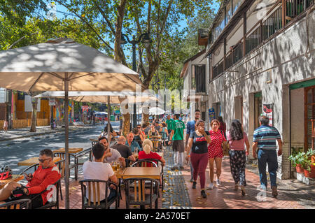 Santiago, Bellavista. Cafés et bars sur la rue Pio Nono, Barrio Bellavista, Santiago, Chili, Amérique du Sud Banque D'Images