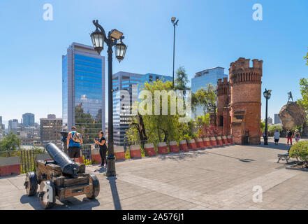 Vue sur le centre-ville de Fort Hidalgo sur le Cerro Santa Lucía (Santa Lucia Hill), Santiago, Chili, Amérique du Sud Banque D'Images